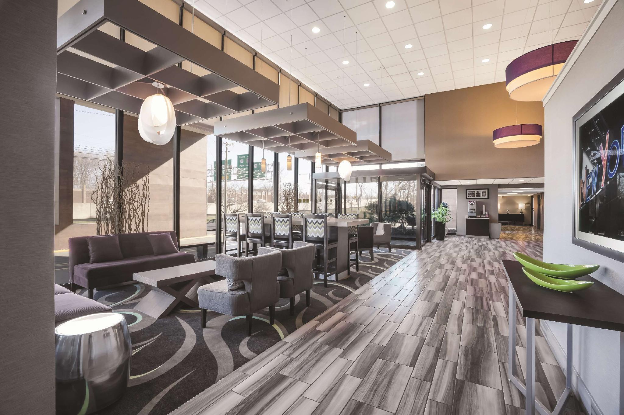 La Quinta By Wyndham Clifton/Rutherford Экстерьер фото