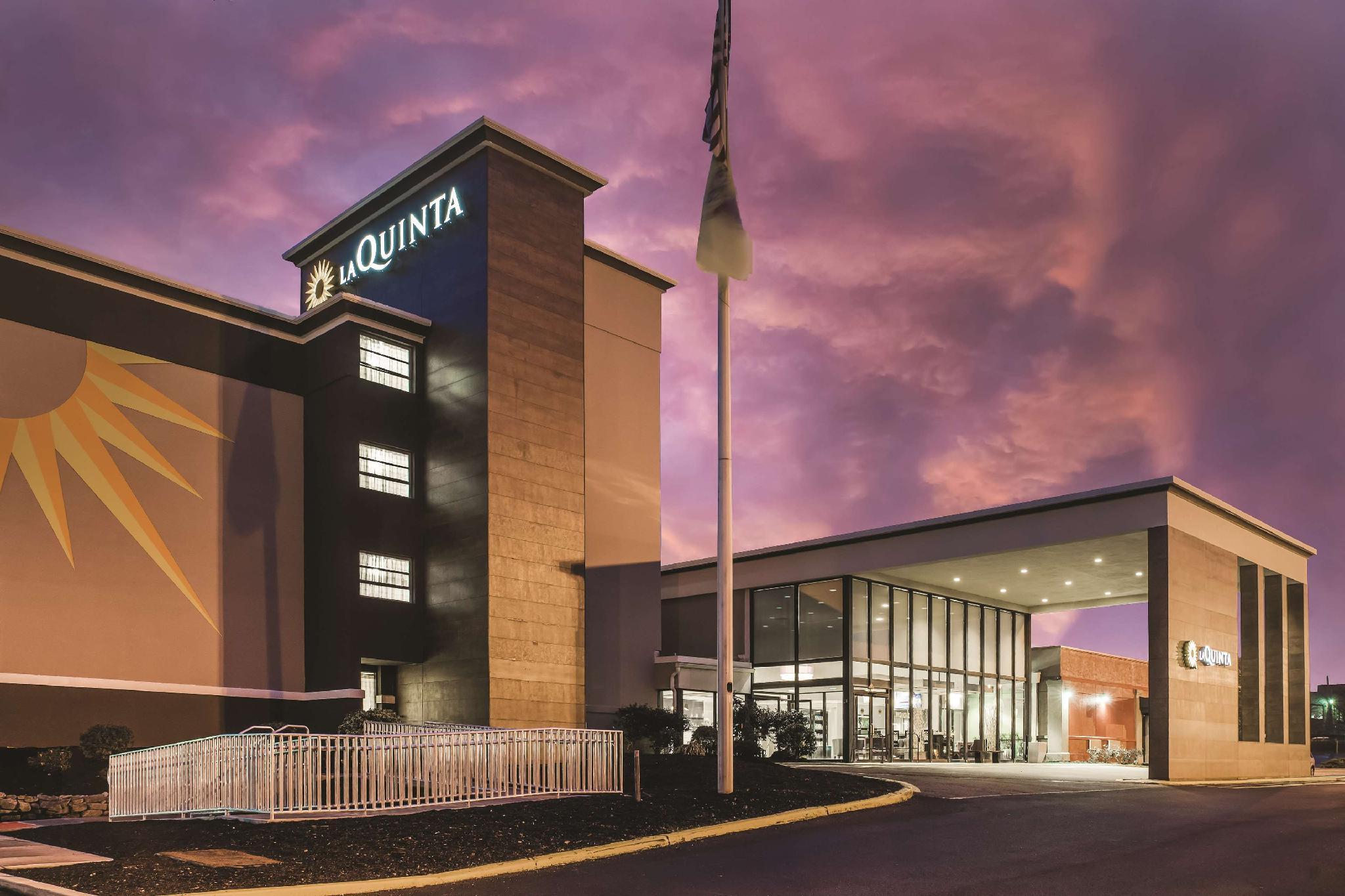 La Quinta By Wyndham Clifton/Rutherford Экстерьер фото