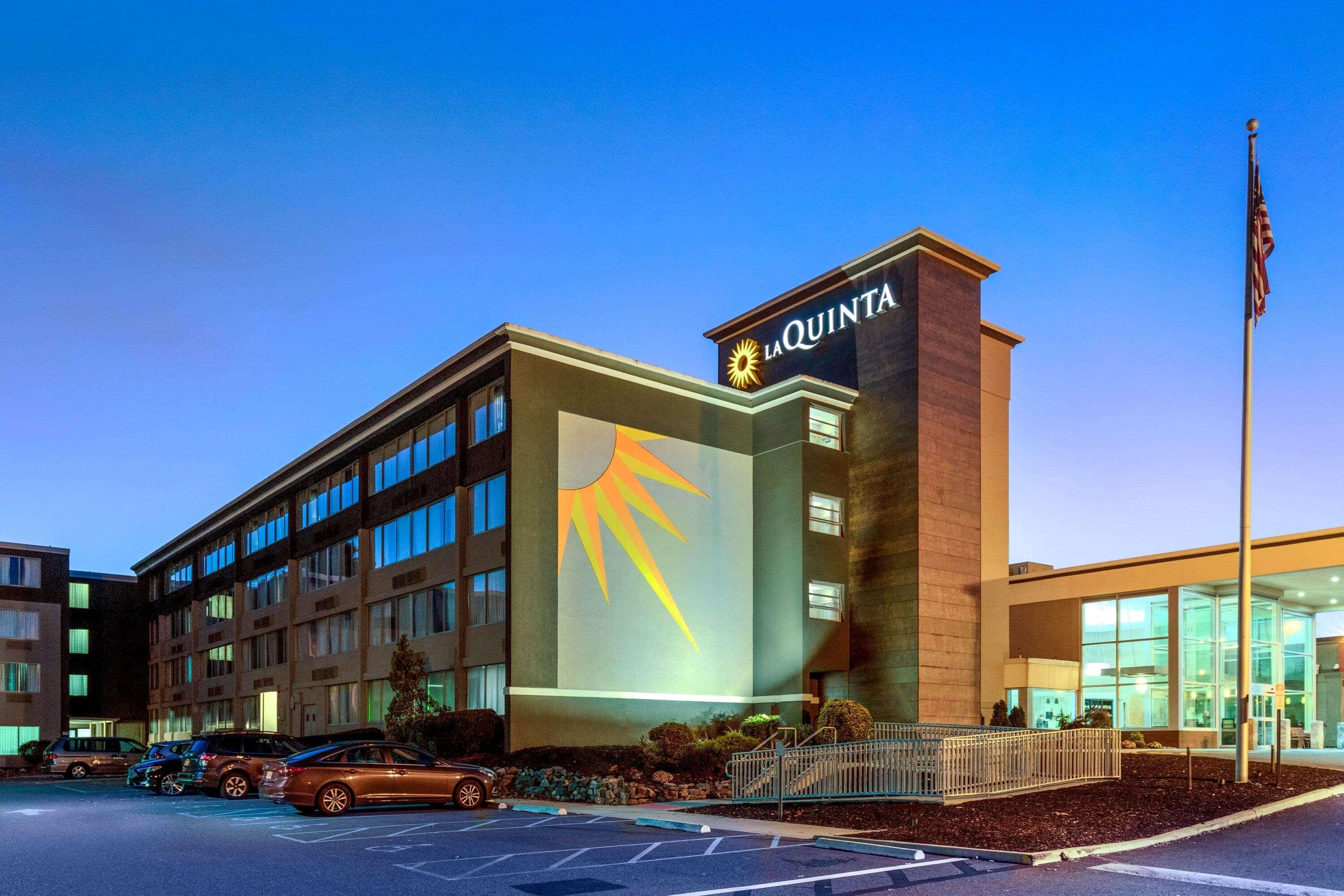 La Quinta By Wyndham Clifton/Rutherford Экстерьер фото