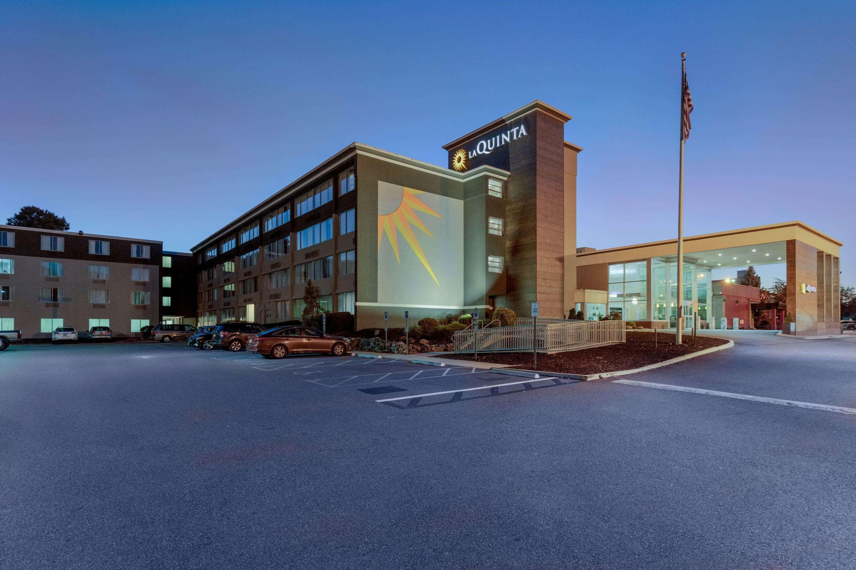 La Quinta By Wyndham Clifton/Rutherford Экстерьер фото