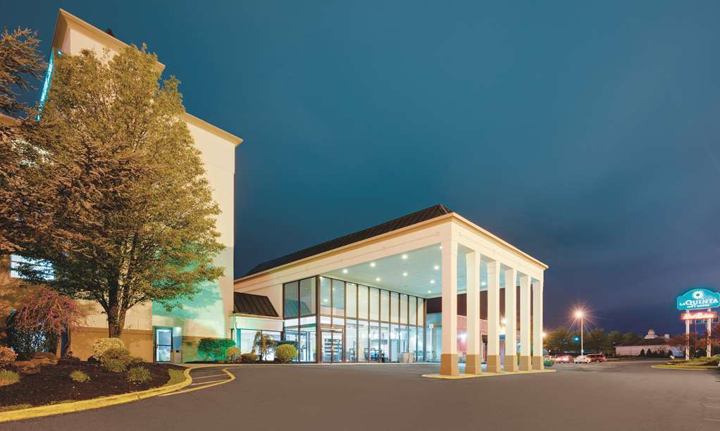 La Quinta By Wyndham Clifton/Rutherford Экстерьер фото