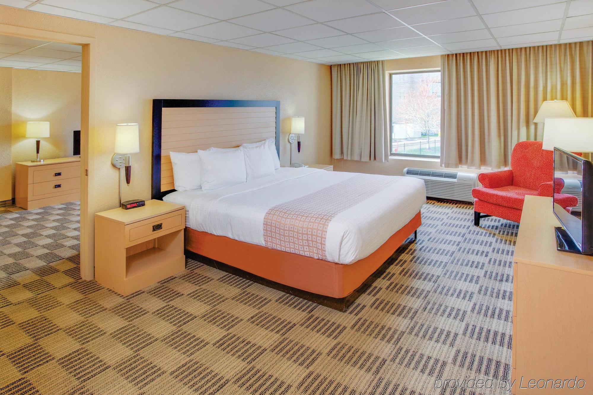La Quinta By Wyndham Clifton/Rutherford Экстерьер фото